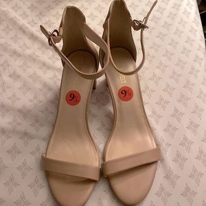 Nine West Strappy Heels. Nude/Beige. 9.5
